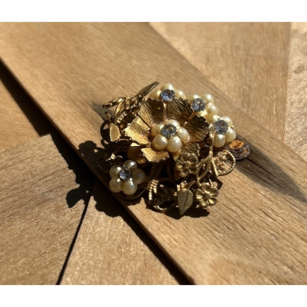 Vintage Gold Rhinestone Brooch Pin Gold Faux Pearls Leaves